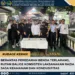 Kepala Kesatuan Pengamanan Rutan Noel Tobing Didampingi Pejabat Struktural Memperlihatkan Hasil Razia Yang Dilaksanakan Didalam Kamar Warga Binaan.(Doc/Foto: Rutan Kelas IIB Balige)