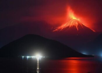 Foto/doc : Gunung lowotobi meletus