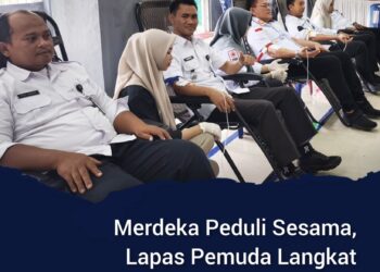 Kaur Tata Usaha, Abul Fauzi Tarigan, Kasubsi Kamtib, Hotler Krisman Pasaribu, Kasubsi Pembinaan, Yoslan Josua Doloksaribu, Kasubsi AO, Juan Carlos Hutabarat, Beserta Jajaran Staf dan CPNS, Melakukan Donor Darah.(Doc/Foto : HumasLapada)