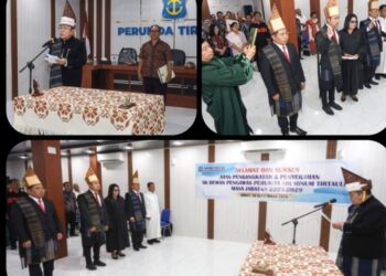 Walikota Pematangsiantar Wesly Silalahi, Membacakan dan Mengangkat Sumpah Janji Jabatan Kepada Dewas PDAM Tirta Uli, Fidelis, Dedy dan Ilal.(Doc/Foto : Pemko Pematangsiantar)