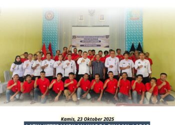 Membekali Masa Depan! Kalapas Kelas IIB Padangsidimpuan, Mathrios Hutasoit, bersama perwakilan CV. Jaya Mandiri Perabot dan jajaran, berfoto bersama Warga Binaan Pemasyarakatan (WBP) peserta Pelatihan Kemandirian Bersertifikat bidang furnitur, Kamis 23/10/2025.(Doc/Foto : Humas Lapassid)