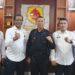 Jajaran pejabat struktural Lapas Narkotika Pematangsiantar (berbaju putih) bersama perwakilan Mako Brimob Kompi II Batalyon B Melakukan Foto Bersama.(Doc/Foto : Ist)