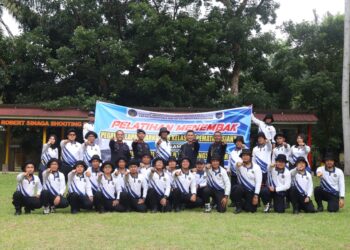 Potret kebersamaan dan sinergi antara petugas Lapas Narkotika Kelas IIA Pematangsiantar dengan Instruktur Brimob.(Doc/Foto : Ist)