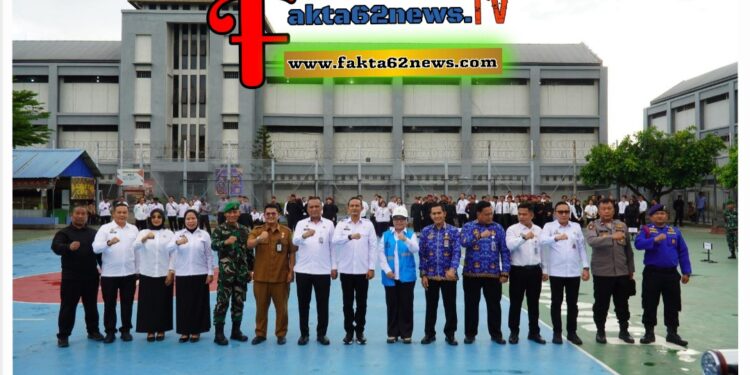 Kepala Kantor Wilayah Kemenkumham Sumut, Yudi Suseno, bersama Kepala Rutan Kelas I Medan, Andi Surya, berdiri bahu-membahu dengan jajaran TNI, Polri, dan instansi terkait usai Apel Siaga Nataru.(Doc/Foto : Istimewa)